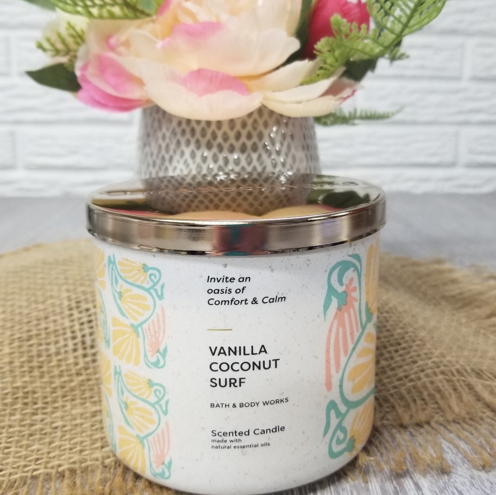 BBW Vanilla Coconut Surf 3 Wick Candle - Picture 2 of 6